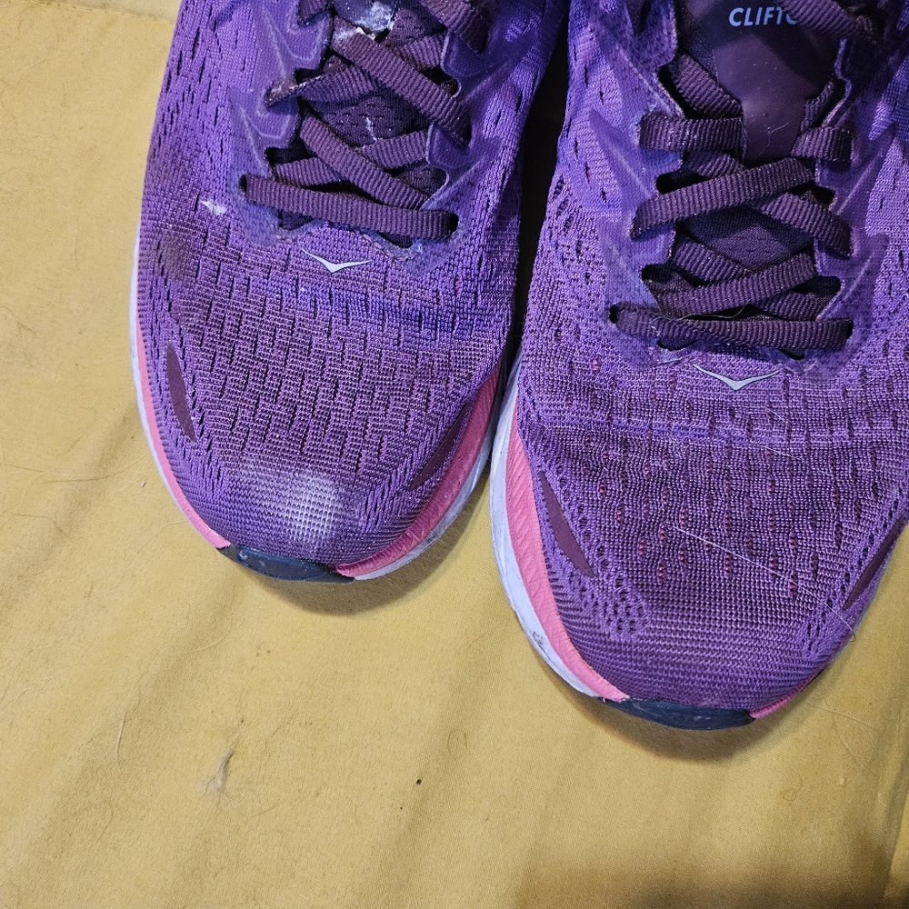 Womens size 8 Hoka 20.00